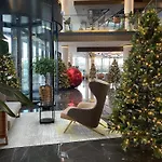 Grand Plaza & Congress Center Ξενοδοχείο 5*