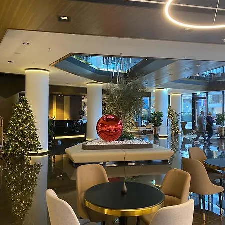 Hotel Grand Plaza & Congress Center