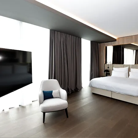 Grand Plaza & Congress Center Hotel