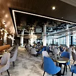 Grand Plaza & Congress Center Hotel