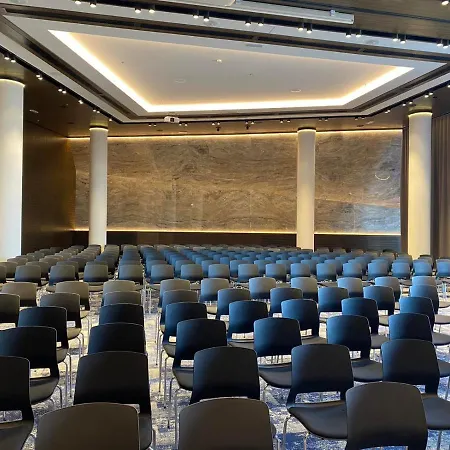 Grand Plaza & Congress Center Hotell