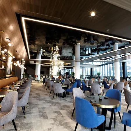 Grand Plaza & Congress Center Hotell