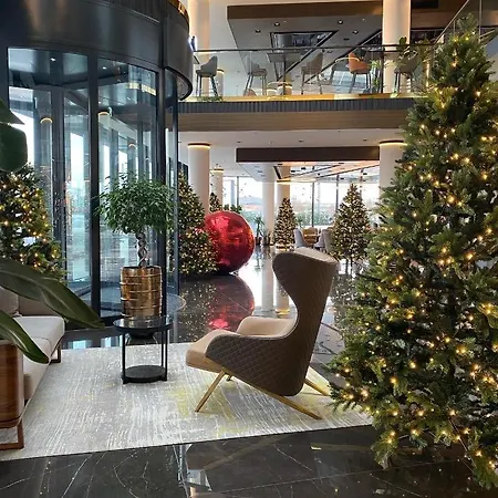 Grand Plaza & Congress Center Hotel 5*