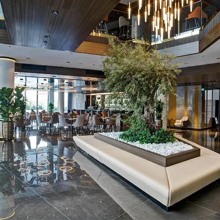 Hotel Grand Plaza & Congress Center