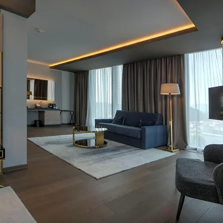 Grand Plaza & Congress Center Hotel 5*