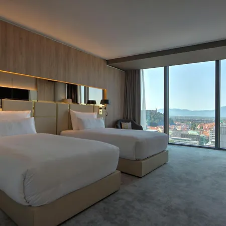 Hotel Grand Plaza & Congress Center 5*