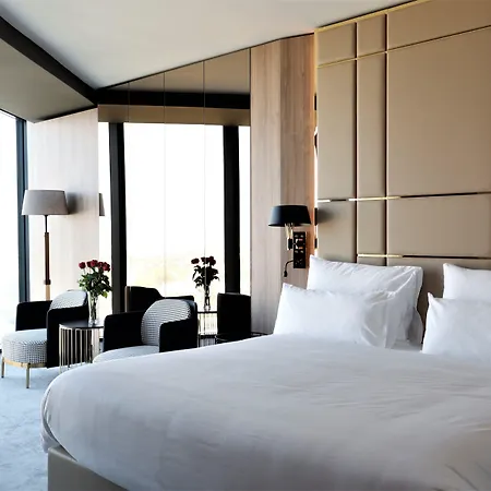 Grand Plaza & Congress Center Hotel