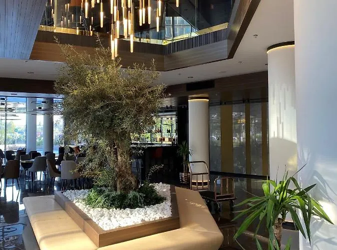 Grand Plaza & Congress Center Hotel 5*