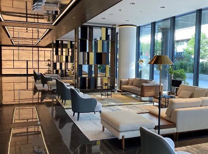 Grand Plaza & Congress Center 5* リュブリャナ