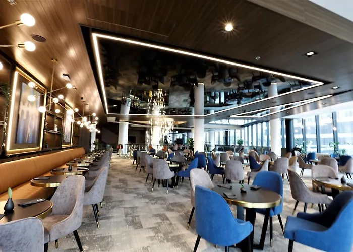 Grand Plaza & Congress Center ホテル