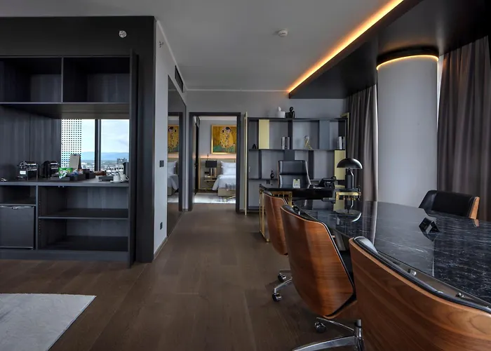 Grand Plaza & Congress Center ホテル