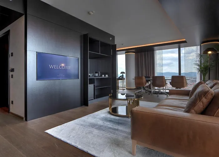 ホテル Grand Plaza & Congress Center 5*