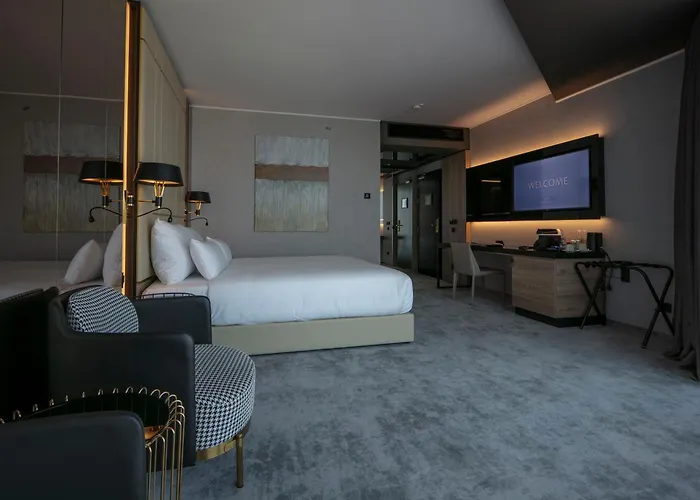 Hotel Grand Plaza & Congress Center