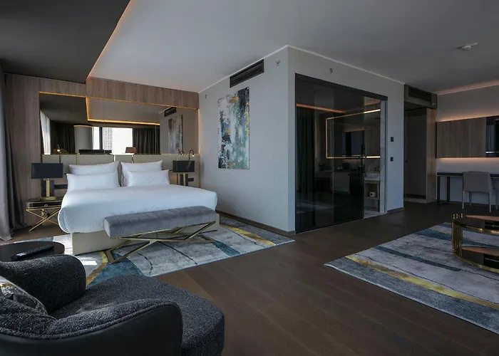 ホテル Grand Plaza & Congress Center 5*