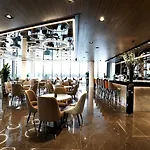 Grand Plaza & Congress Center 5*